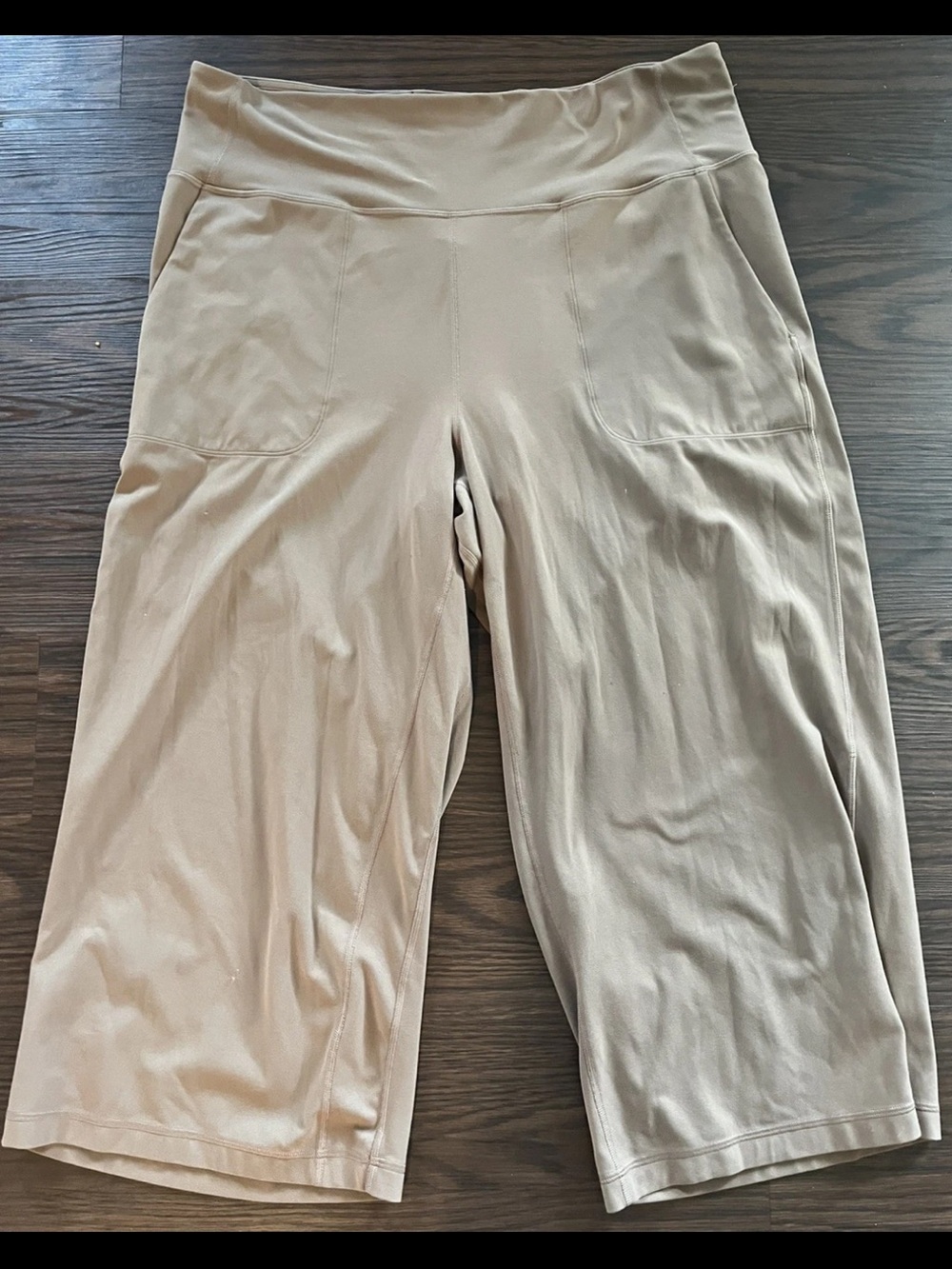 Lululemon Taupe Wide Leg Cropped Yoga Pants Approx XL